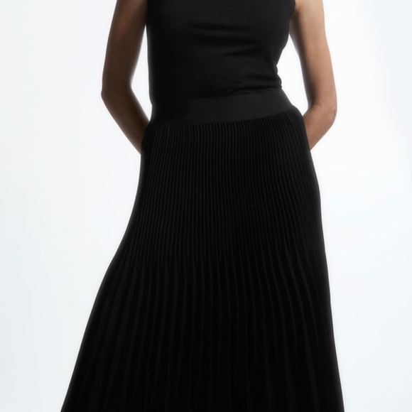 COS pleated midi skirt 2 New - Picture 7 of 9